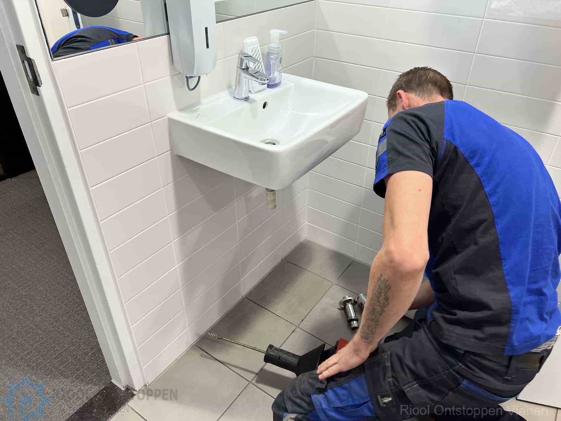 Gootsteen ontstoppen Vianen Gootsteen ontstoppen Vianen